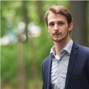 Ich unterrichte Mathe in allen Altersstufen, auch nach Anfrage Wirtschaft oder Informatik